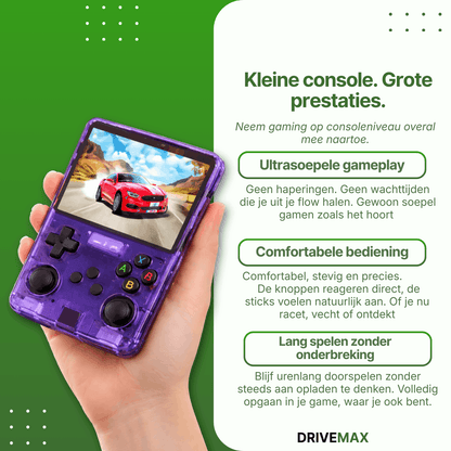 Fioletowa przenośna konsola do gier trzymana w dłoni, z joystickami i kolorowymi przyciskami, wyświetlająca grę wyścigową na ekranie.