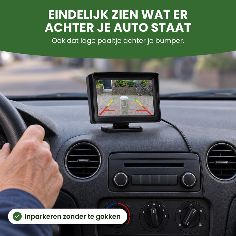 RetroView-scherm op het dashboard van een oudere auto met een laag paaltje in beeld: eindelijk zien wat er achter je auto staat